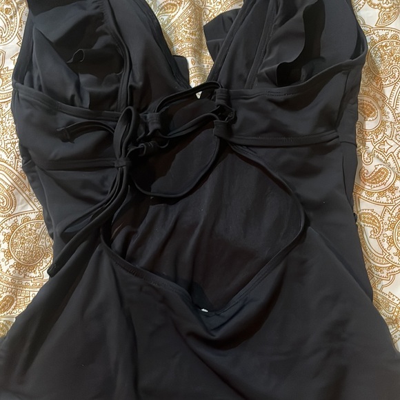 Black one piece bikini - Picture 5 of 6